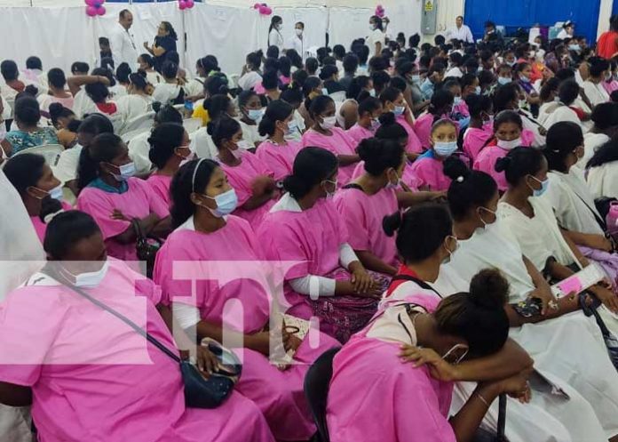 feria2 Éxito en mega Feria Materno Fetal en Caribe Norte