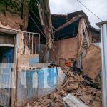 Familia se salva de morir aplastada en su propia casa en Granada Foto: Desplome de la fachada de una casa en Granada / TN8