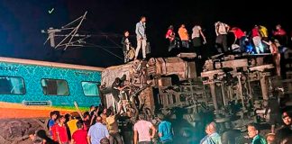 Choque de trenes en India deja 50 muertos y más de 500 heridos