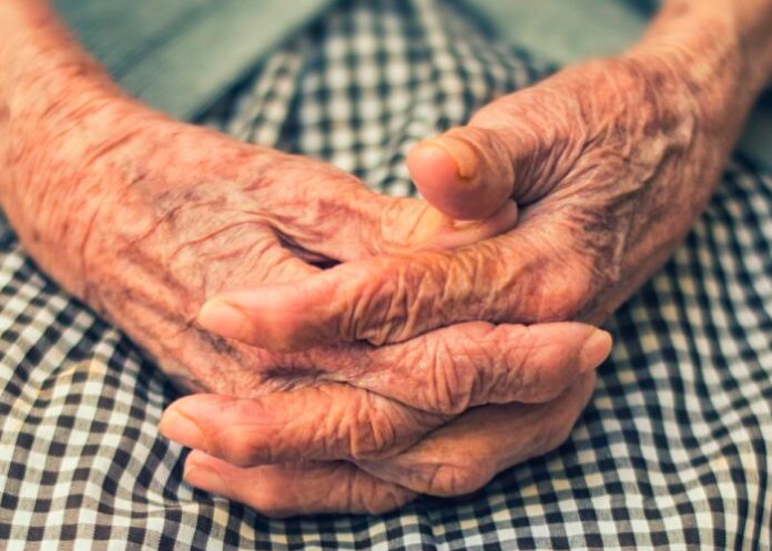 Degenerado vivió con el cadáver de su madre para cobrar pensión en Italia