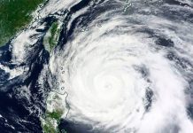 Evacuación masiva en Japón por apocalíptico tifón Mawar de categoría cuatro