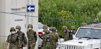 Balean y matan a dos soldados en una base militar en Japón