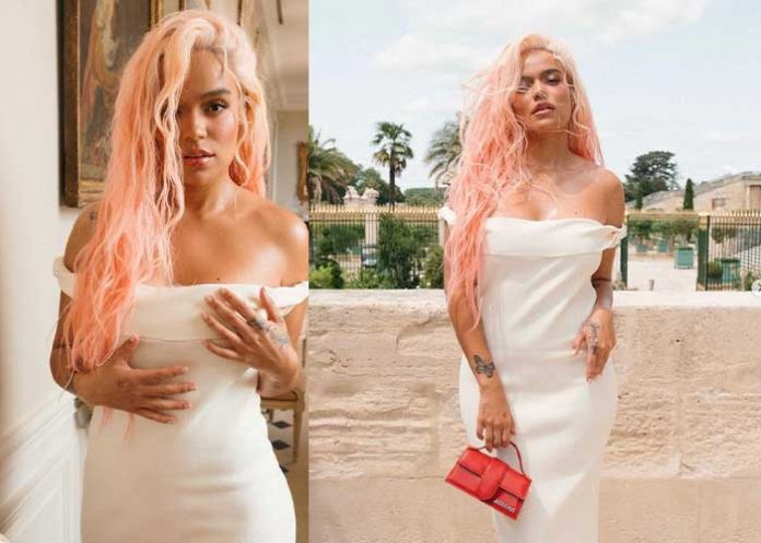 Karol G muestra el tatuaje en honor a Anuel AA