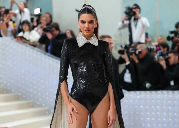 Kendall Jenner acalora Instagram 