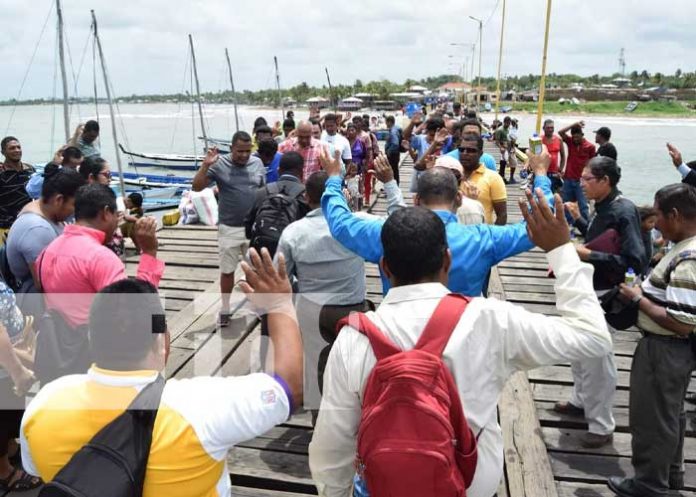 langos-01 Foto: Misa de acción de gracias por pesca de langosta espinosa en el Caribe / TN8