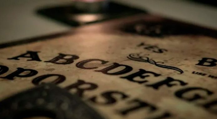 mano-p-2 Madre mexicana desesperada por su niño poseído