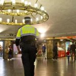 Tremenda paliza recibe una trans en el metro de Barcelona ¡la policía ya investiga! Foto: Agresión contra una persona trans en el metro de Barcelona