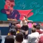 ¡Peculiar festejo en México! Celebran con show de strippers el día del padre
