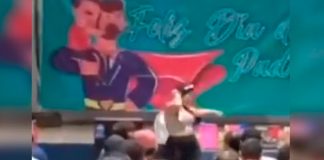 ¡Peculiar festejo en México! Celebran con show de strippers el día del padre