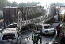 Carambola de 16 vehículos en Jalisco, México dejó cinco muertos y 14 heridos Carambola de 16 vehículos en Jalisco, México dejó cinco muertos y 14 heridos
