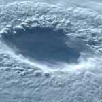 Fuertes aguaceros del tifón Mawar dejan un muerto y tres desaparecidos en Japón