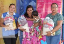 Madres multíparas del municipio de Nandaime reciben paquete alimenticio Foto: Entregan paquetes con alimentos a madres en Nandaime / TN8