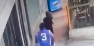 Linchado y atado a un poste terminó un hombre por intentar violar a joven en Perú