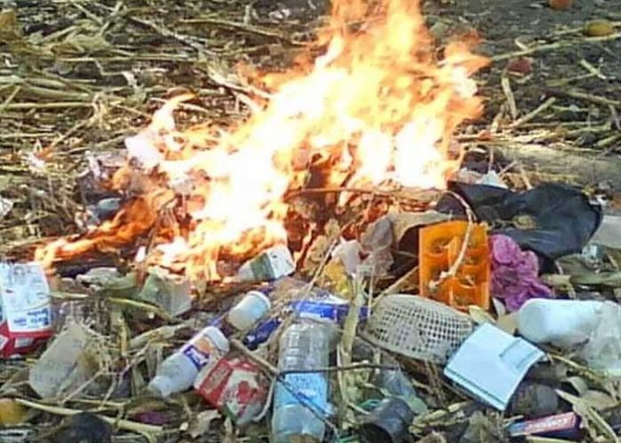 quema-bas-1 Foto: Quema de basura en Muelle de los Bueyes (referencia)