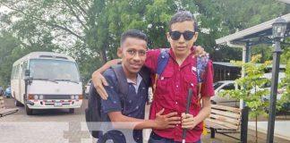 Foto: Dos amigos no videntes son estudiantes a destacar de la Universidad en el Campo en Nicaragua / TN8