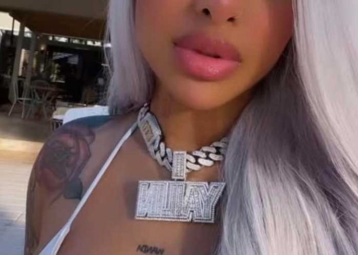 yai Yailin La Más Viral presume nuevo collar de diamantes