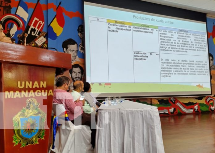 Foto: Maestros especializados transforman vidas de estudiantes con discapacidad múltiple / TN8