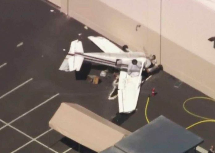1 Cessna 172 que se estrelló cerca del aeropuerto de French Valley en Murrieta, California, el martes 4 de julio