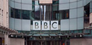 ¡Por pedólifo! BBC corre a presentador por pedir fotos sexuales