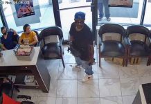 Fallido intento de asalto: Ladrón es ignorado en un salón de manicura (Video) Foto: Fallido intento de asalto: Ladrón es ignorado en un salón de manicure / Cortesía