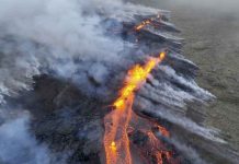 Entra en erupción un volcán en Islandia luego de semanas de sismos en la zona Entra en erupción un volcán en Islandia luego de semanas de sismos en la zona