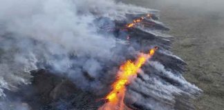 Entra en erupción un volcán en Islandia luego de semanas de sismos en la zona
