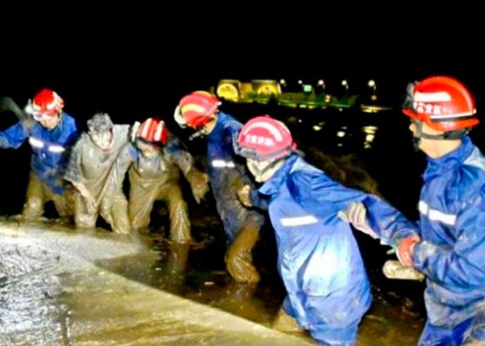 1 Dos personas muertas y dos desaparecidas por deslizamientos de tierra noroccidental China