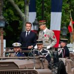 Macron fue recibido con una ola de abucheos en el desfile de la Fiesta Nacional Macron fue recibido con una ola de abucheos en el desfile de la Fiesta Nacional