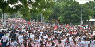 Multitudinaria caminata en Managua celebra el Día de la Alegría