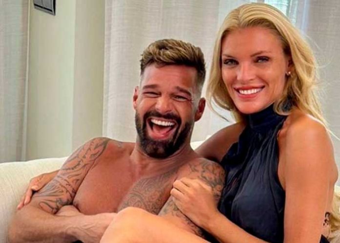 Ricky Martin alborota las redes al aparecer con una 
