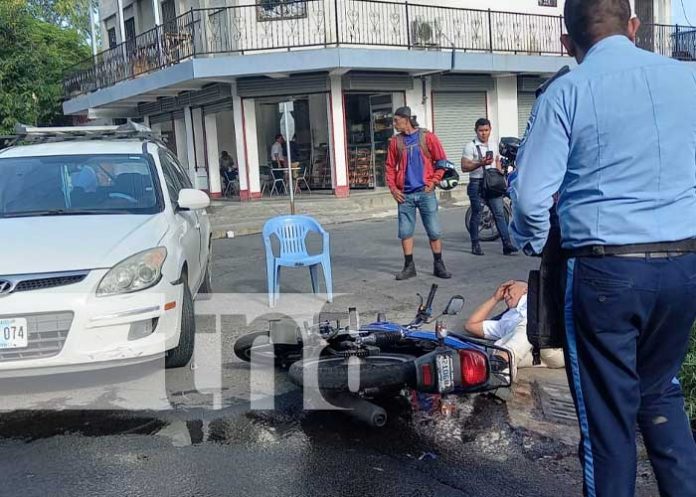 1 ¡Al hospital! Mototociclista con fracturas tras ser impactado en el Bo. Martha Quezada