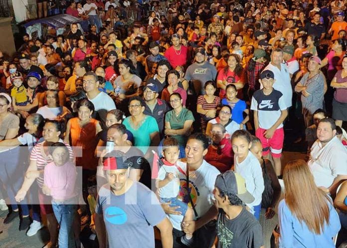 Familias de León, Bluefields y Jinotega, celebraron las vísperas del 44/19