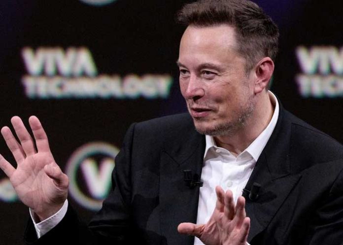 1 Foto: Tesla invierte $1.000 millones en IA para conducción autónoma / Cortesía