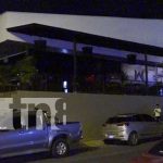 Foto: Sale a la luz video donde hombre es asfixiado en un bar en Camino de Oriente / TN8