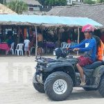 Nicaragüenses se refrescan con las cálidas aguas de Pochomil y Masachapa