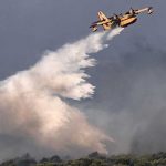 Aeronave cisterna se estrella mientras controlaba incendios forestales en Grecia Aeronave cisterna se estrella mientras controlaba incendios forestales en Grecia