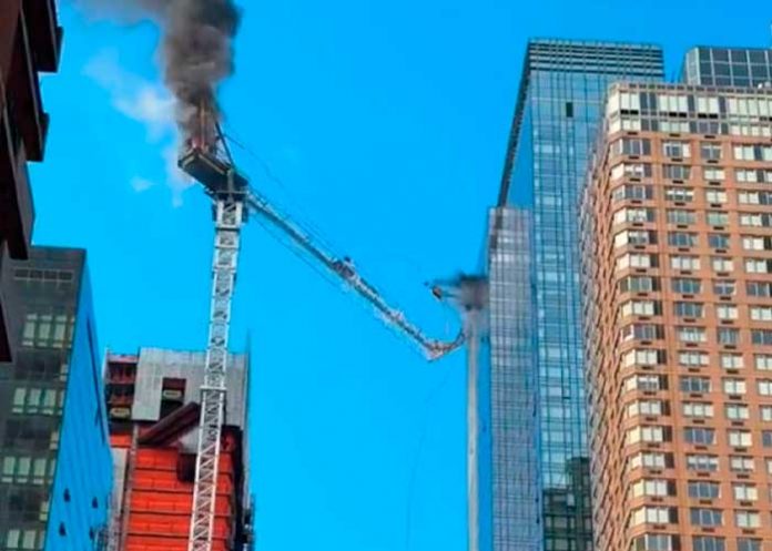 Colapso de grúa deja cuatro heridos en Nueva York