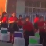 ¡Clase torta! Maestra reproduce audio erótico durante una graduación ¡Clase torta! Maestra reproduce audio erótico durante una graduación