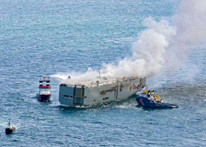 Foto: Trágico incendio en Países Bajos: 1 muerto y múltiples heridos en buque de carga / Cortesía