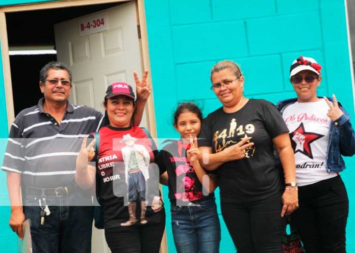 12332132 Foto: En residencial Camino del Río en Managua, la municipalidad entregó 272 casas, dando respuesta a la demanda de los habitantes/ TN8