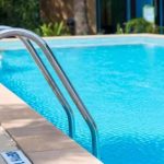 Foto: Bebé lucha por su vida tras caída en piscina mientras jugaba solo / Cortesía