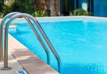 Foto: Bebé lucha por su vida tras caída en piscina mientras jugaba solo / Cortesía