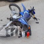 Violento choque de camioneta deja a motociclistas graves en Jalapa