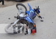 Violento choque de camioneta deja a motociclistas graves en Jalapa Violento choque de camioneta deja a motociclistas graves en Jalapa