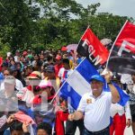 Familias de Twi Waupasa caminan rumbo al 44 aniversario de la Revolución en el Caribe Norte Foto: Familias de Twi Waupasa caminan rumbo al 44 aniversario de la Revolución en el Caribe Norte / TN8