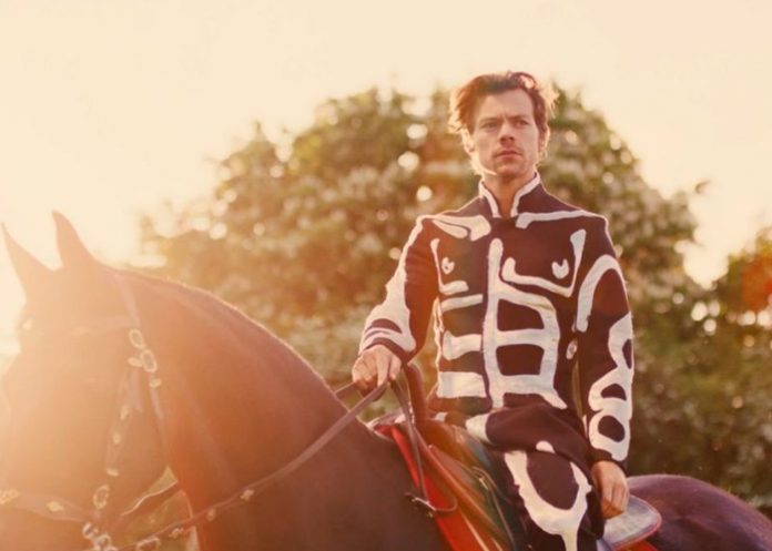 2 Harry Styles se despide de su tercer disco con Daylight (video)