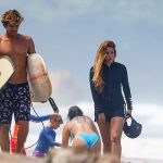 Así fue la caída de Shakira mientras surfeaba en Costa Rica (Video) Así fue la caída de Shakira mientras surfeaba en Costa Rica (Video)
