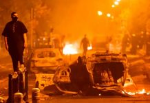 Francia continúa en llamas tras inmensas las olas de protestas Francia continúa en llamas tras inmensas las olas de protestas