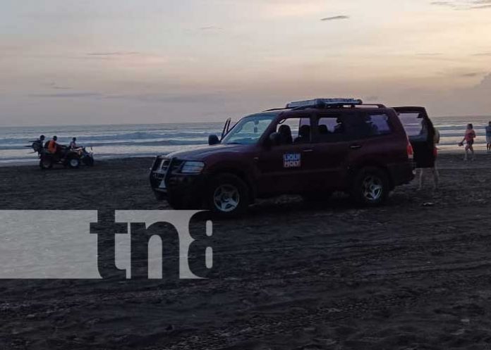 Foto: Fuerza naval y Policía Nacional continúan búsqueda de menor desaparecido en Pochomil / TN8