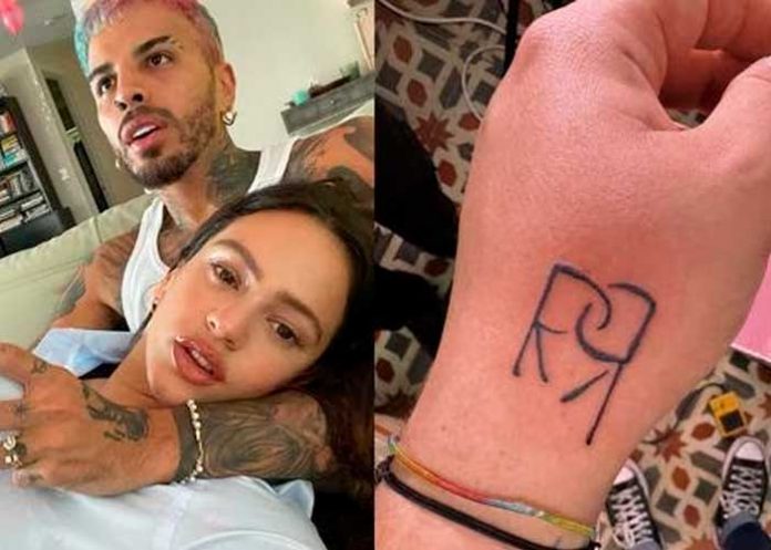2 ¡Está desesperado! Fan de Rosalía pide ayuda para borrarse un tatuaje